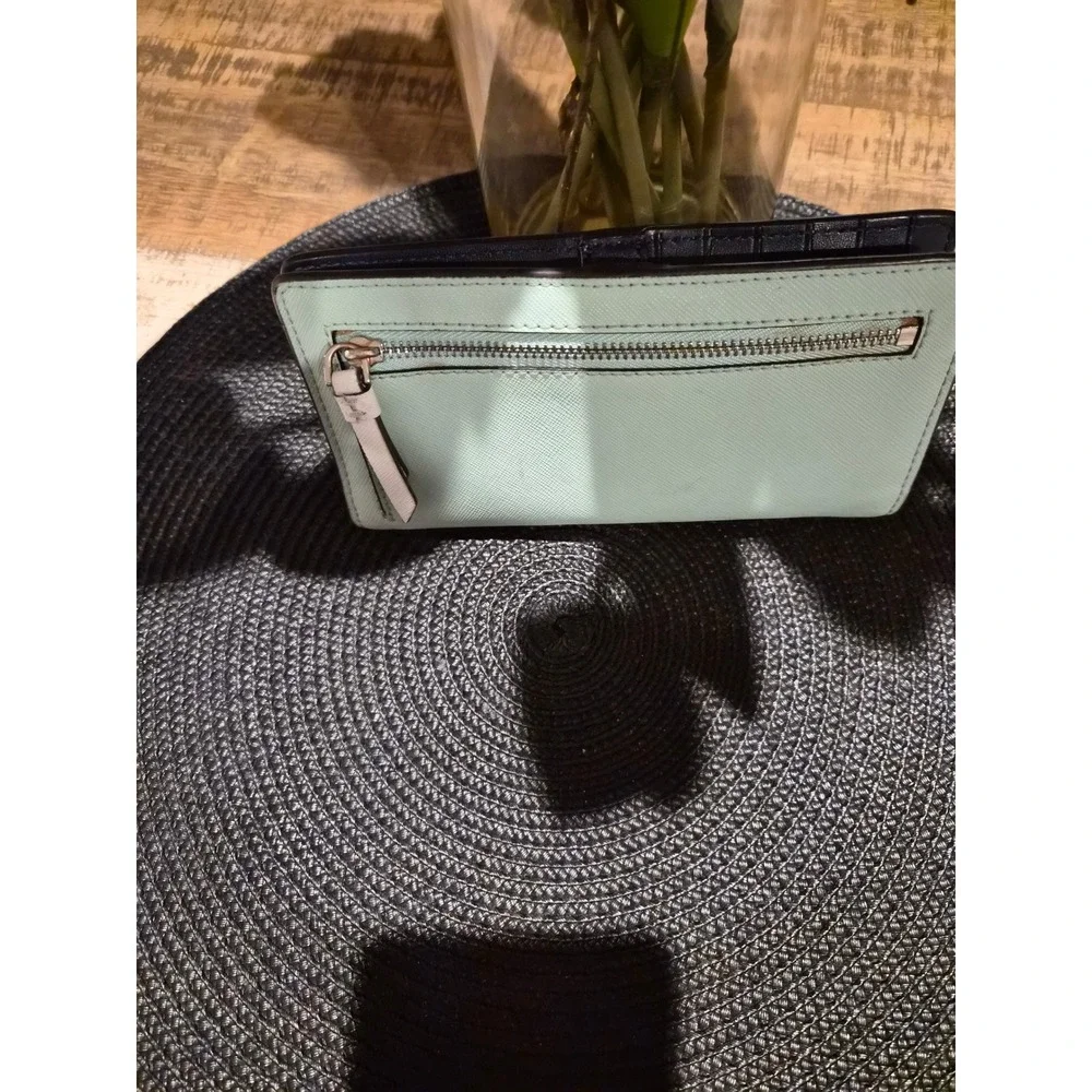 Kate Spade New York Colorblock Saffiano Leather Slim Bifold Wallet Mint‎ Navy